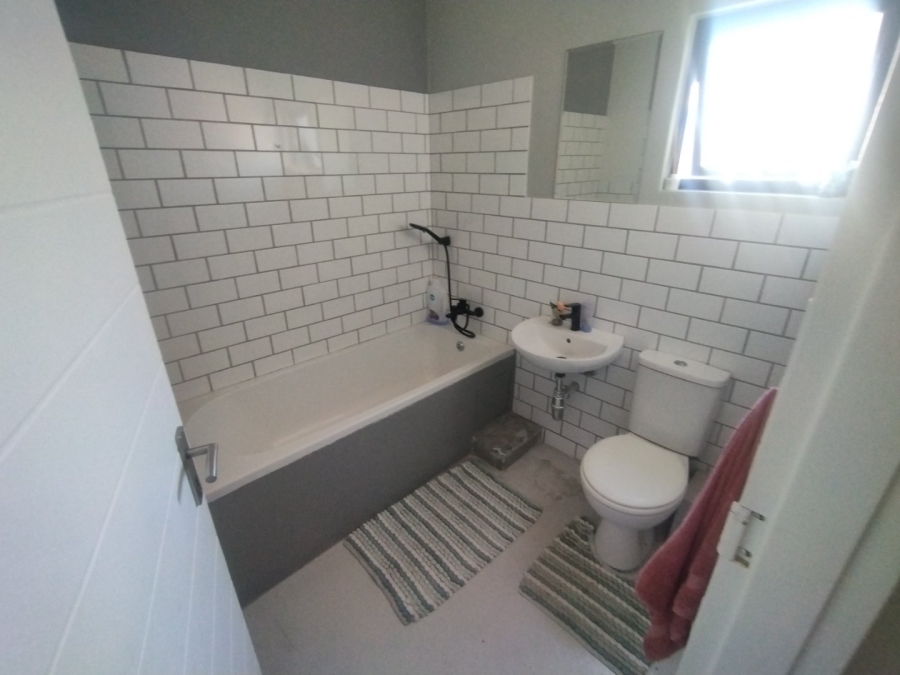 2 Bedroom Property for Sale in The Connifers Western Cape